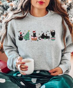 funny christmas cats sweatshirt with christmas cat family design for holiday wear and seasonal comfort 349g9