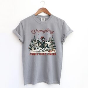 funny christmas shirt vintage cowboy raccoon tee with humorous design for holiday celebrations and unique style cys0r