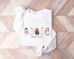 Funny Christmas Shirt for Cat Lovers - Meowy Christmas T Shirt with Cute Cat Design for Holiday Celebrations