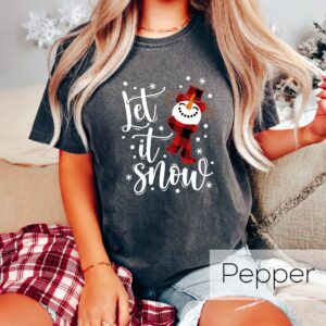 funny christmas shirt let it snow snowman crewneck t shirt for winter celebrations and holiday parties 0gac9