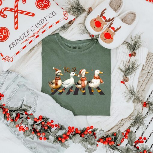 funny christmas shirts duck christmas t shirt for women vintage style farm lover design with humorous duckmas theme 0ag7n scaled