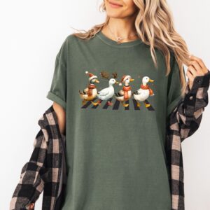 funny christmas shirts duck christmas t shirt for women vintage style farm lover design with humorous duckmas theme 2mazz