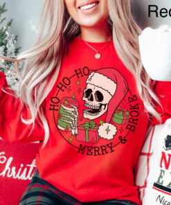 funny christmas sweatshirt for holiday shopping oversized merry and broke design ideal for festive gatherings and celebrations 2hgse