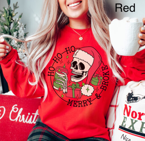 funny christmas sweatshirt for holiday shopping oversized merry and broke design ideal for festive gatherings and celebrations 2hgse