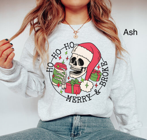 funny christmas sweatshirt for holiday shopping oversized merry and broke design ideal for festive gatherings and celebrations zq4yd