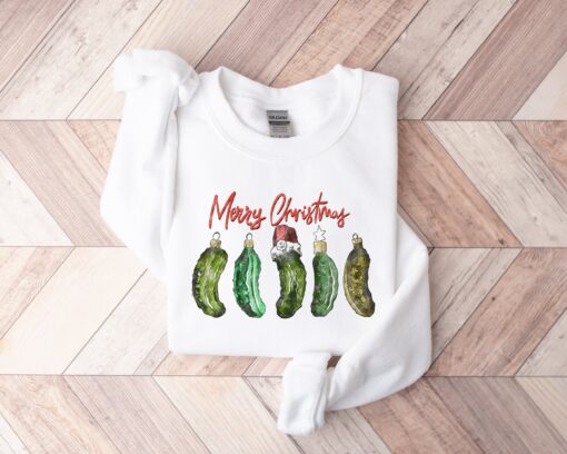 funny christmas sweatshirt for women with pickle design retro crewneck xmas shirt for pickle lovers p5bc1