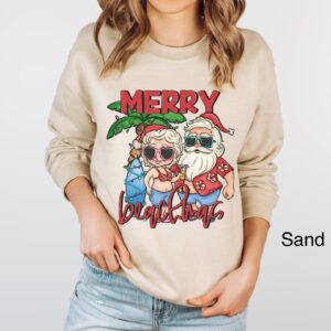 funny christmas sweatshirt merry beachmas shirt tropical xmas design for beach vacation mr and mrs claus mele kalikimaka theme kkbxu