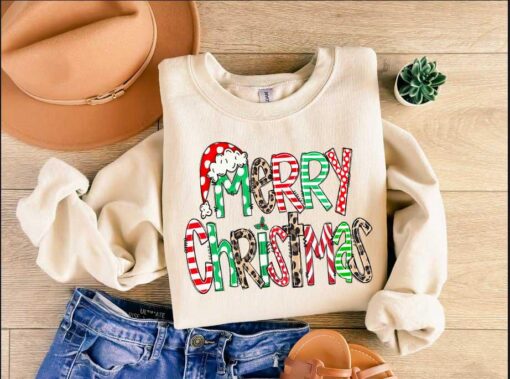 funny christmas sweatshirt with believe design and merry bright theme for holiday celebrations perfect for vintage t shirt lovers kb07r