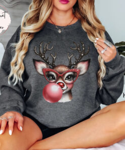 funny christmas sweatshirt with reindeer blowing bubble and glasses oversized holiday top for casual winter wear e2pze