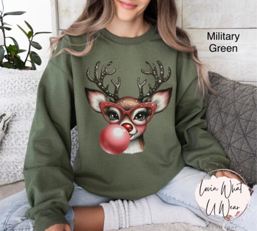 funny christmas sweatshirt with reindeer blowing bubble and glasses oversized holiday top for casual winter wear jev8u