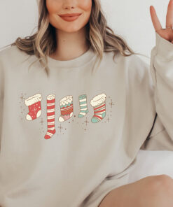 funny christmas sweatshirt with retro santa design for holiday gatherings and seasonal fun 8ohtt scaled