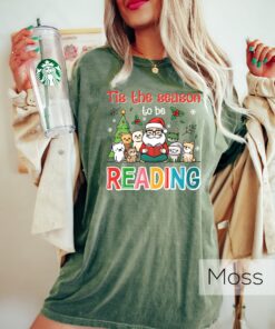 funny christmas t shirt for book lovers vintage santa design holiday reading tee perfect for xmas celebrations ingrw