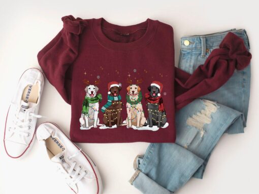 labrador christmas sweatshirt for dog lovers vintage crewneck featuring labrador retriever design and holiday theme wtopn