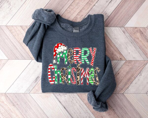 merry christmas sweatshirt for women family friendly design soft comfortable fabric for holiday celebrations nc9y7 scaled