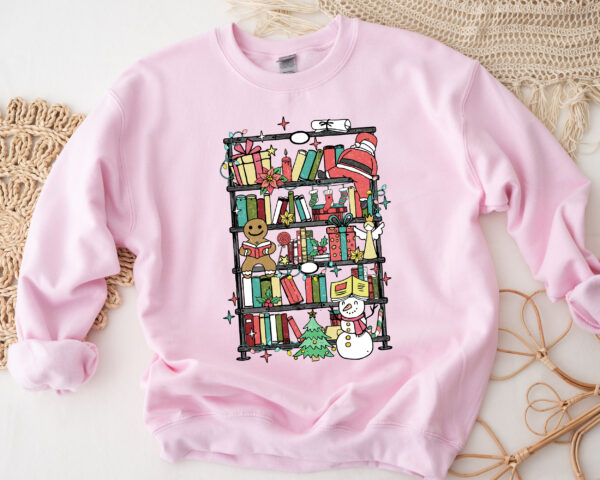 vintage bookish christmas sweatshirt for reading lovers with bookshelf santa design in soft comfortable fabric fzwb5