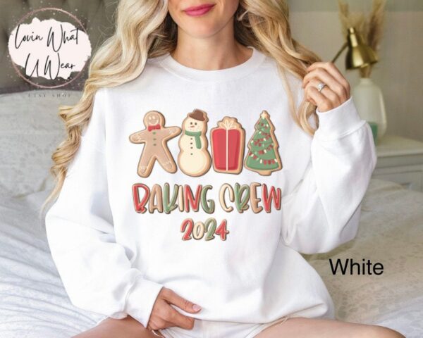 vintage christmas baking sweatshirt for holiday parties featuring gingerbread design and matching crew neck style