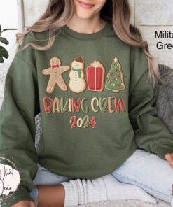 vintage christmas baking sweatshirt for holiday parties featuring gingerbread design and matching crew neck style zstws