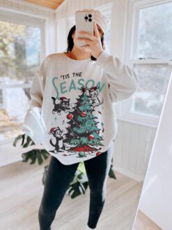 Vintage Christmas Cat Sweatshirt Retro Meowy Catmas Crewneck for Cat Dads and Moms Oversized Design for Festive Holiday Celebrations