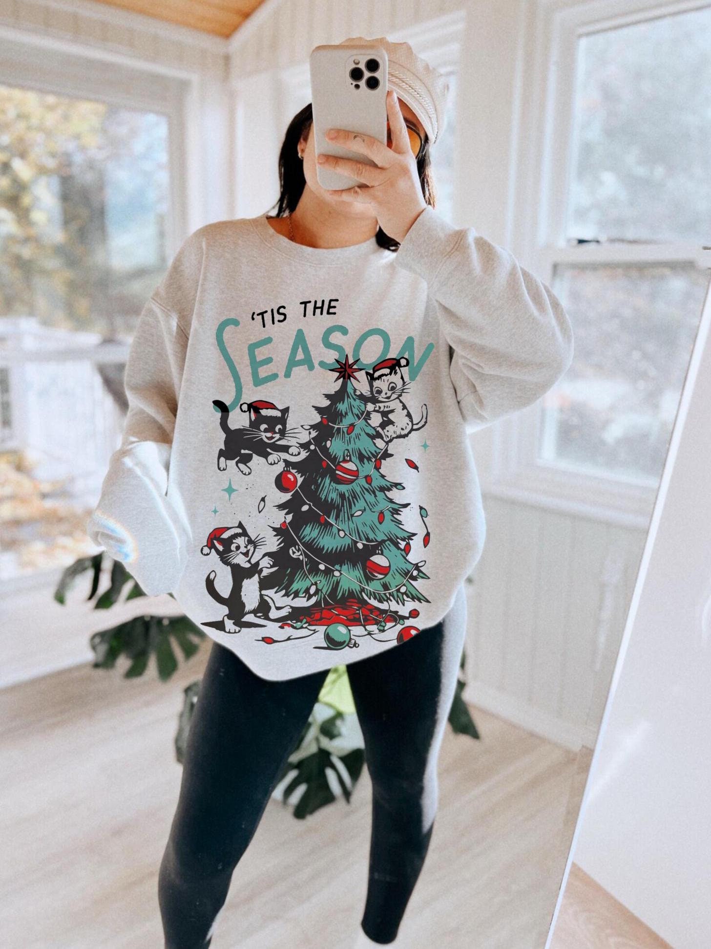 vintage christmas cat sweatshirt retro meowy catmas crewneck for cat dads and moms oversized design for festive holiday celebrations 6z4i7