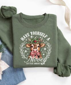 vintage christmas cow sweatshirt for women featuring cute farm design in soft fabric ideal for holiday gatherings and seasonal wear ch5vk