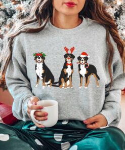 vintage christmas dog sweatshirt for dog lovers featuring cute dogs and holiday design ideal for dog moms and festive celebrations tuvyn