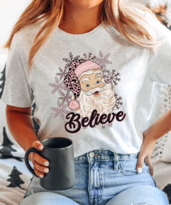 vintage christmas shirt for women believe santa graphic tee with leopard print design for festive holiday wear ee0cn