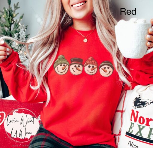 vintage christmas snowman sweatshirt retro crewneck top for winter apparel oversized design for holiday celebrations and casual wear llf0n