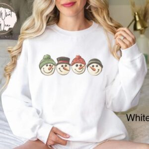 vintage christmas snowman sweatshirt retro crewneck top for winter with oversized fit and fun holiday design iwqgr