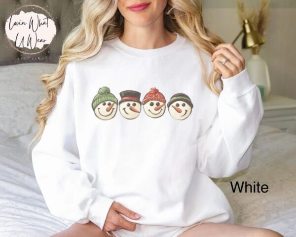 vintage christmas snowman sweatshirt retro crewneck top for winter with oversized fit and fun holiday design iwqgr