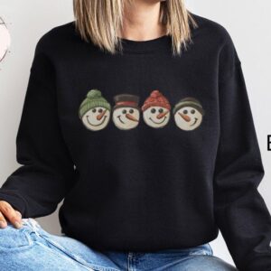 vintage christmas snowman sweatshirt retro crewneck top for winter with oversized fit and fun holiday design otcxe