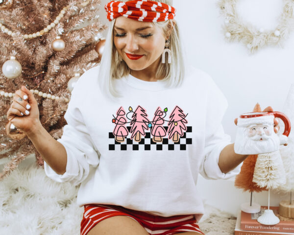 vintage christmas sweater for women with pink christmas trees design retro crewneck sweatshirt ideal for holiday celebrations 0jjcf