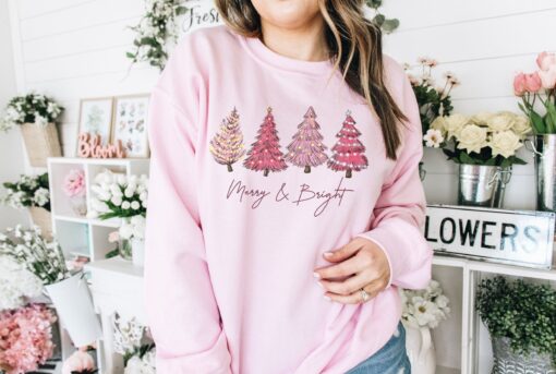 vintage christmas sweater for women with pink tree design holiday crewneck and sweatshirt for winter wear celuz