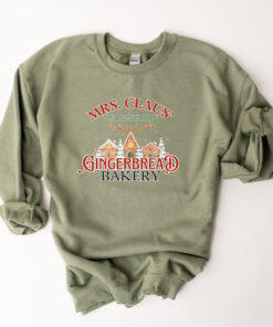 vintage christmas sweatshirt claus gingerbread bakery design with christmas cookies print for holiday celebrations and casual wear 8fuai scaled