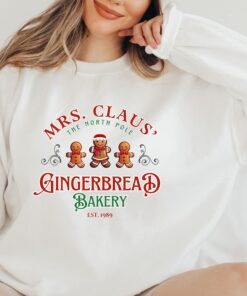 vintage christmas sweatshirt claus gingerbread bakery design with fun cookie print for holiday celebrations and casual wear 1vu4z scaled