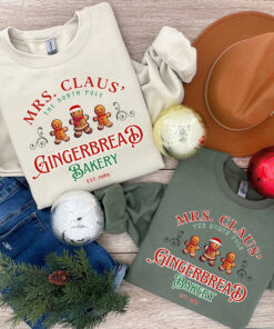 vintage christmas sweatshirt claus gingerbread bakery design with fun cookie print for holiday celebrations and casual wear hklfi scaled