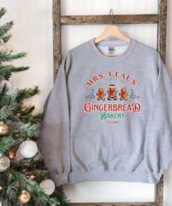 vintage christmas sweatshirt claus gingerbread bakery design with fun cookie print for holiday celebrations and casual wear tzczh scaled