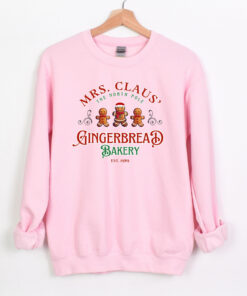 vintage christmas sweatshirt claus gingerbread bakery design with fun cookie print for holiday celebrations and casual wear v0smn scaled