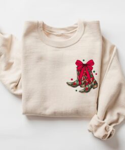 vintage christmas sweatshirt country style crewneck with poinsettia floral design for grandmillennial cowgirl holiday wear 0xwh0