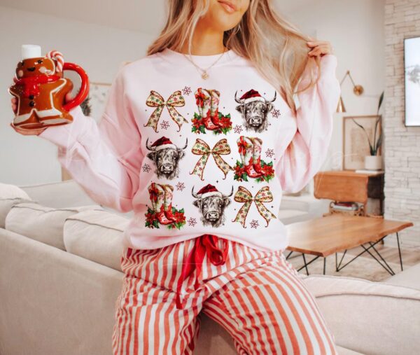 vintage christmas sweatshirt cowgirl crewneck retro hoodie with highland cow bow design for a fun festive season 4tq1m