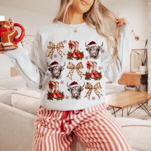 vintage christmas sweatshirt cowgirl crewneck retro hoodie with highland cow bow design for a fun festive season aj7hd