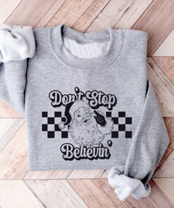 vintage christmas sweatshirt dont stop believing santa retro design funny holiday top for women akdz0 scaled