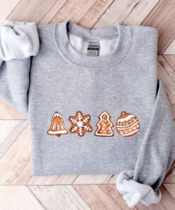 vintage christmas sweatshirt featuring gingerbread and cookies for family matching holiday apparel 7lomz scaled