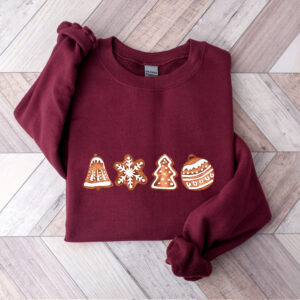 vintage christmas sweatshirt featuring gingerbread and cookies for family matching holiday apparel clxmw