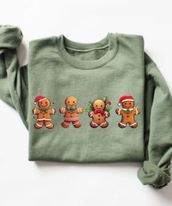 vintage christmas sweatshirt featuring gingerbread and cookies for family matching outfits and holiday gatherings sthm2 scaled