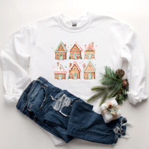 vintage christmas sweatshirt featuring gingerbread house design for women fun crewneck pullover for holiday celebrations bym1s