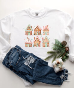 vintage christmas sweatshirt featuring gingerbread house design for women fun crewneck pullover for holiday celebrations bym1s scaled