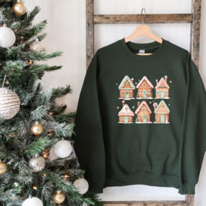 vintage christmas sweatshirt featuring gingerbread house design for women fun crewneck pullover for holiday celebrations eozh3