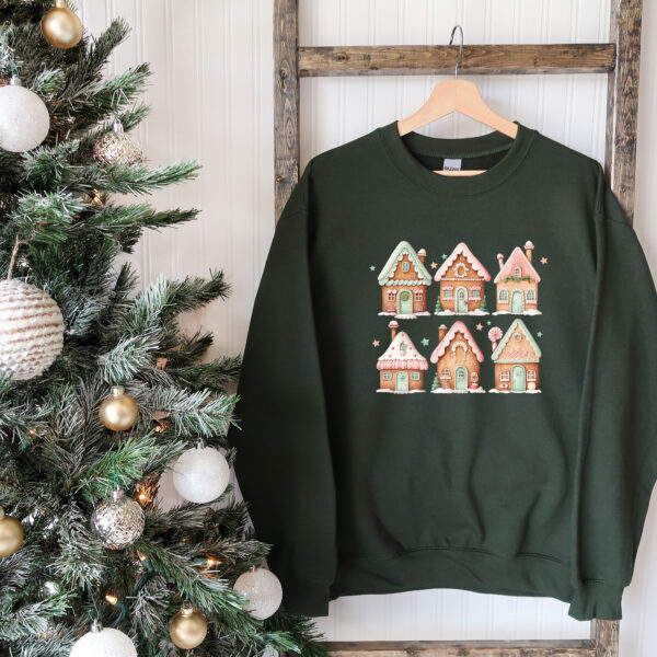 vintage christmas sweatshirt featuring gingerbread house design for women fun crewneck pullover for holiday celebrations eozh3 scaled