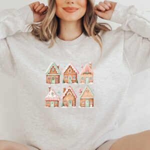 vintage christmas sweatshirt featuring gingerbread house design for women fun crewneck pullover for holiday celebrations nj37g