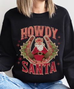 vintage christmas sweatshirt featuring howdy santa design for unisex wear retro cowboy style oversized holiday shirt 24k1t